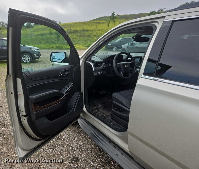 image for item ER5436 2015 Chevrolet Suburban SUV