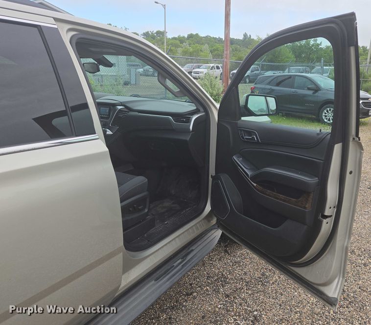 image for item ER5436 2015 Chevrolet Suburban SUV