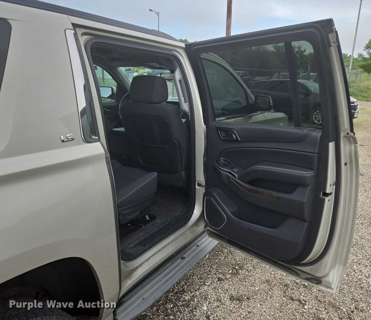 image for item ER5436 2015 Chevrolet Suburban SUV