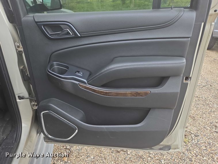 image for item ER5436 2015 Chevrolet Suburban SUV