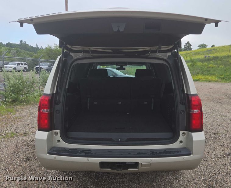image for item ER5436 2015 Chevrolet Suburban SUV