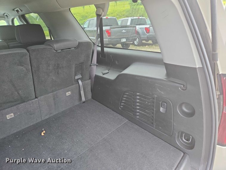 image for item ER5436 2015 Chevrolet Suburban SUV