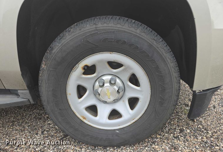 image for item ER5436 2015 Chevrolet Suburban SUV