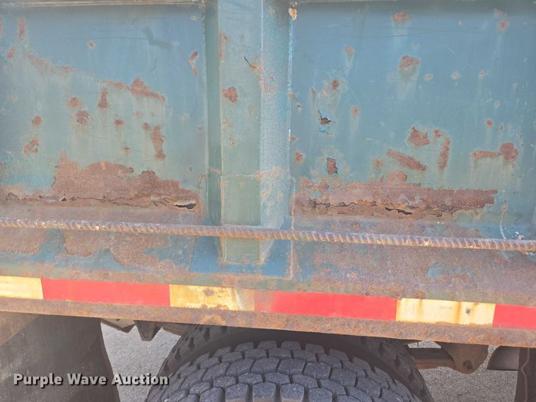 image for item ER5442 2005 Sterling L7500 dump truck