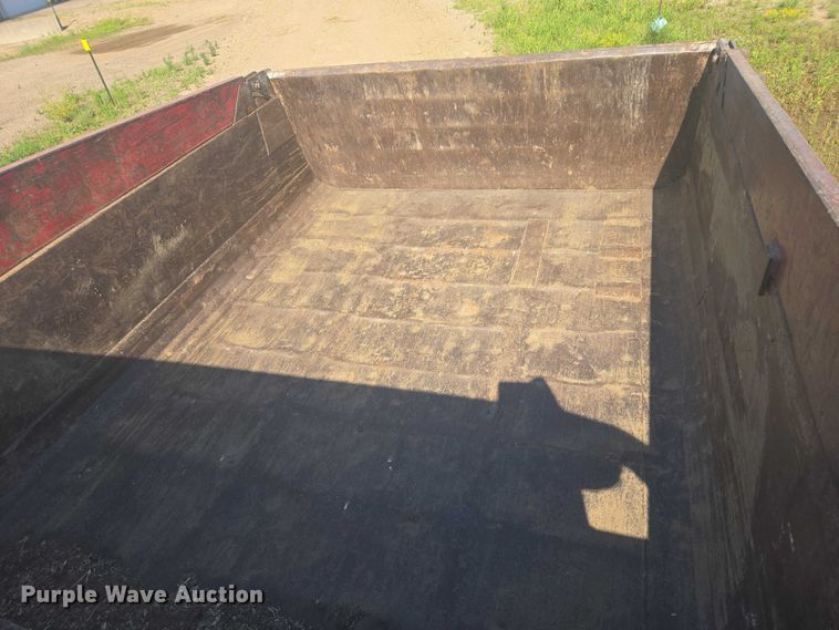 image for item ER5442 2005 Sterling L7500 dump truck