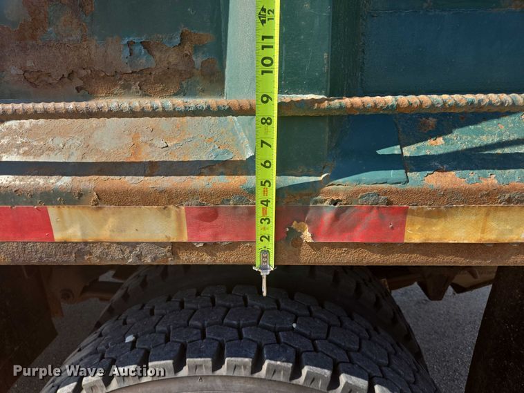 image for item ER5442 2005 Sterling L7500 dump truck