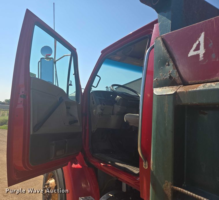 image for item ER5442 2005 Sterling L7500 dump truck