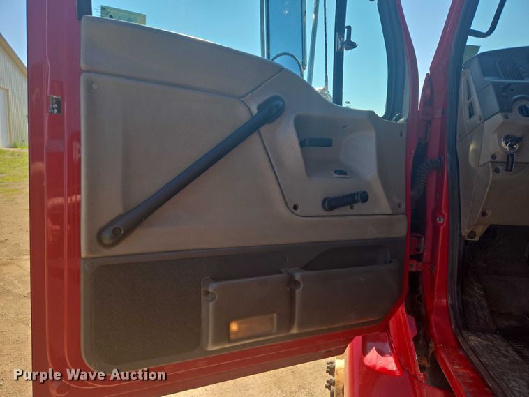 image for item ER5442 2005 Sterling L7500 dump truck