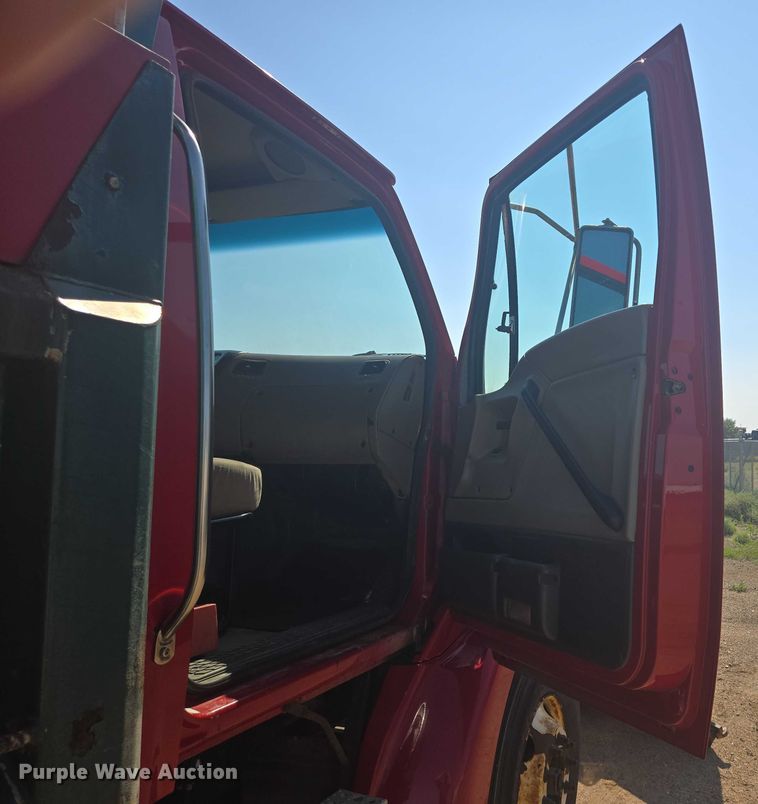 image for item ER5442 2005 Sterling L7500 dump truck