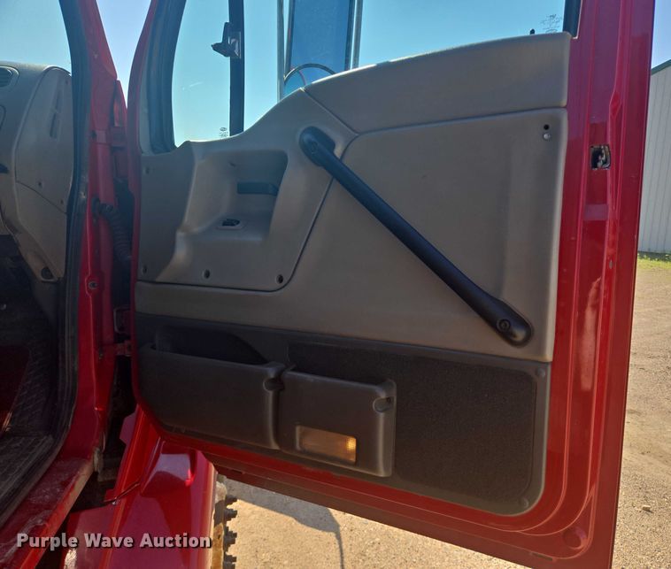 image for item ER5442 2005 Sterling L7500 dump truck