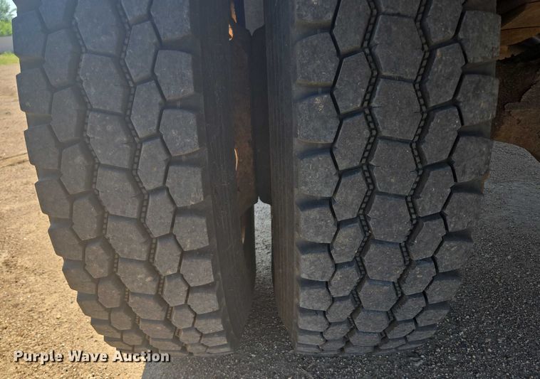 image for item ER5442 2005 Sterling L7500 dump truck