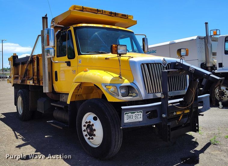 image for item IP9625 2005 International 7400 dump truck