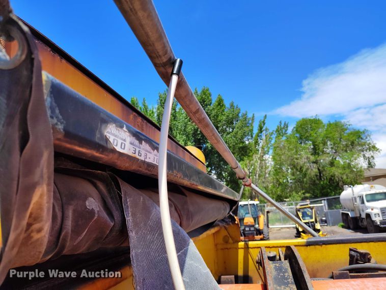 image for item IP9625 2005 International 7400 dump truck