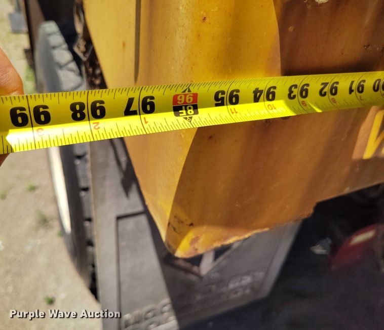 image for item IP9625 2005 International 7400 dump truck