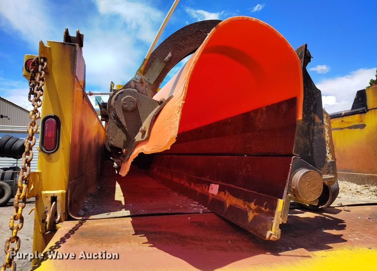 image for item IP9625 2005 International 7400 dump truck