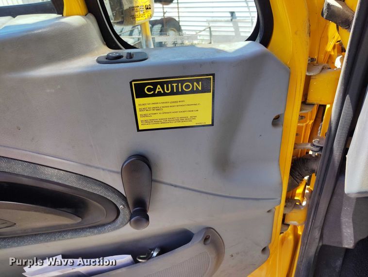 image for item IP9625 2005 International 7400 dump truck