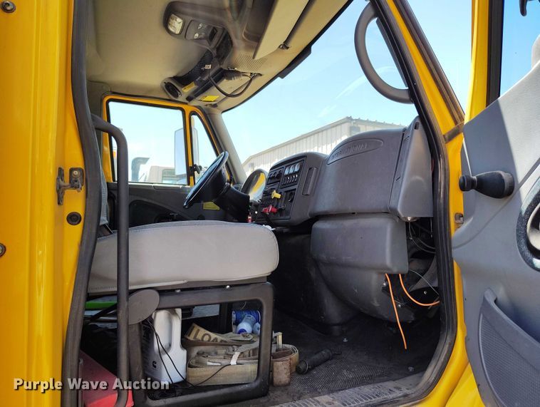 image for item IP9625 2005 International 7400 dump truck