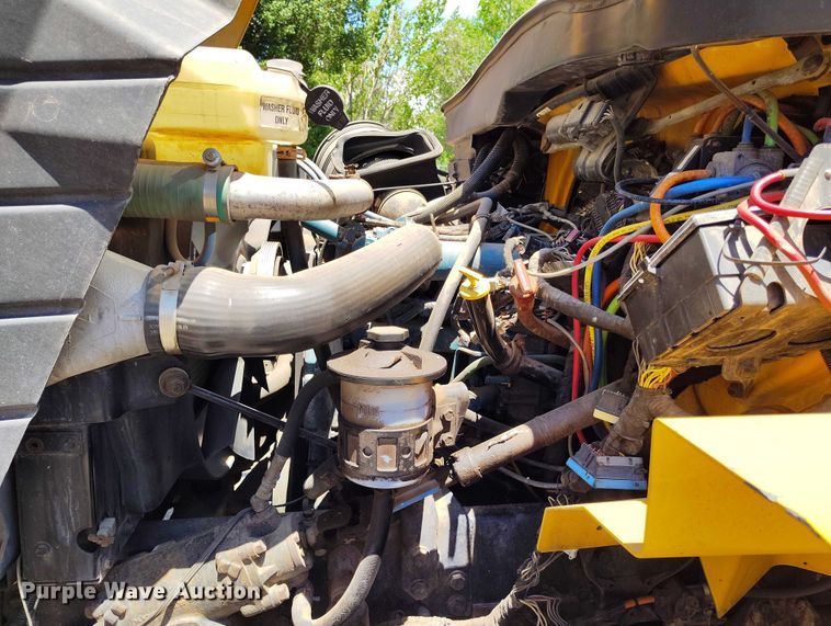 image for item IP9625 2005 International 7400 dump truck