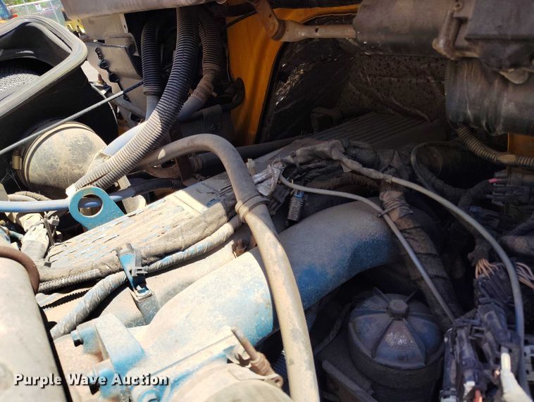 image for item IP9625 2005 International 7400 dump truck