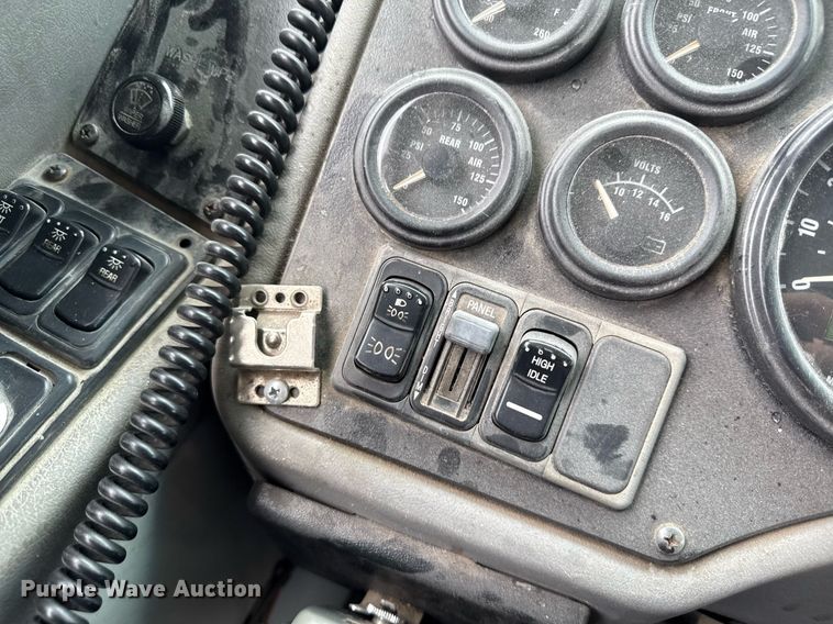 image for item MO9290 2007 Blue Bird All American school bus