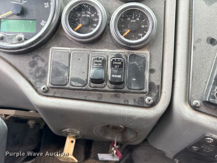 image for item MO9290 2007 Blue Bird All American school bus