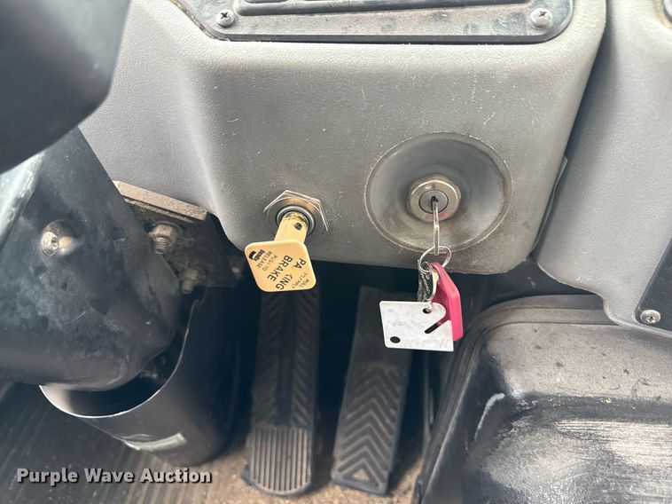 image for item MO9290 2007 Blue Bird All American school bus