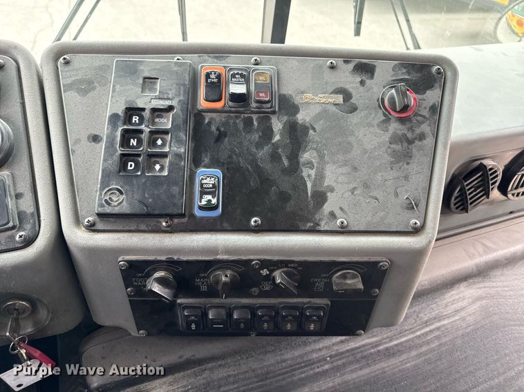 image for item MO9290 2007 Blue Bird All American school bus