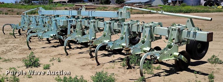 image for item DP4967 Orthman  332-015 row crop cultivator