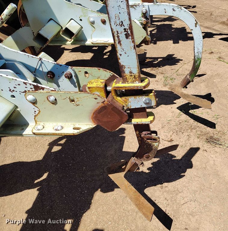 image for item DP4967 Orthman  332-015 row crop cultivator