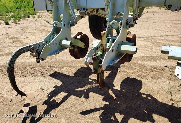 image for item DP4967 Orthman  332-015 row crop cultivator