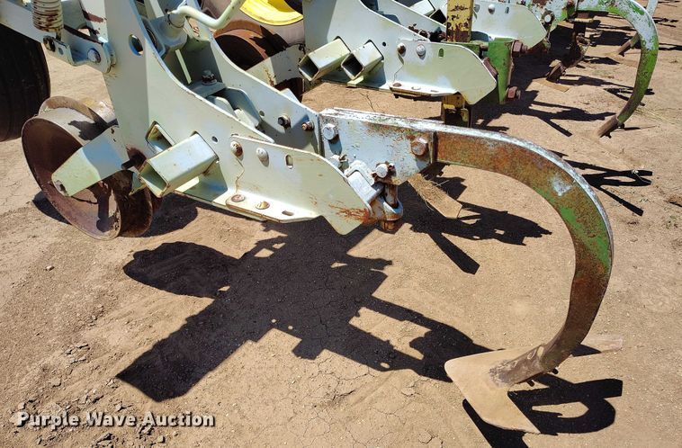 image for item DP4967 Orthman  332-015 row crop cultivator