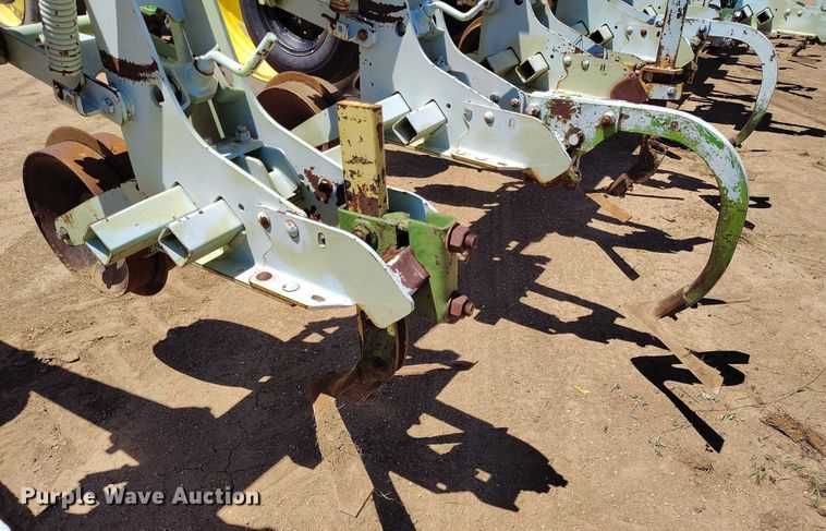 image for item DP4967 Orthman  332-015 row crop cultivator