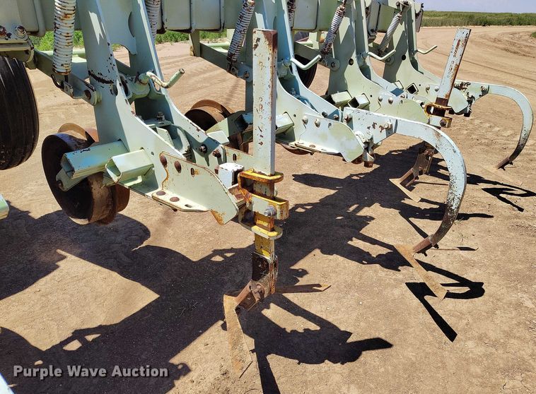 image for item DP4967 Orthman  332-015 row crop cultivator