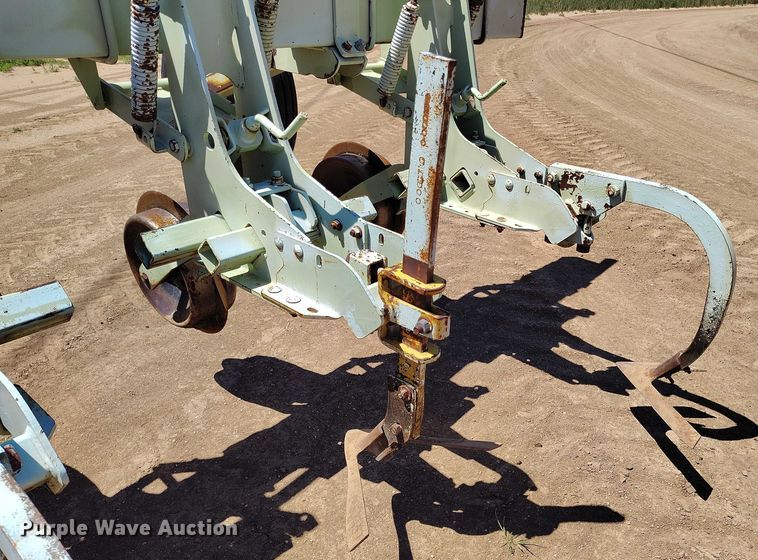 image for item DP4967 Orthman  332-015 row crop cultivator