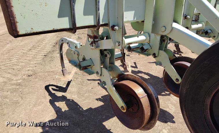 image for item DP4967 Orthman  332-015 row crop cultivator