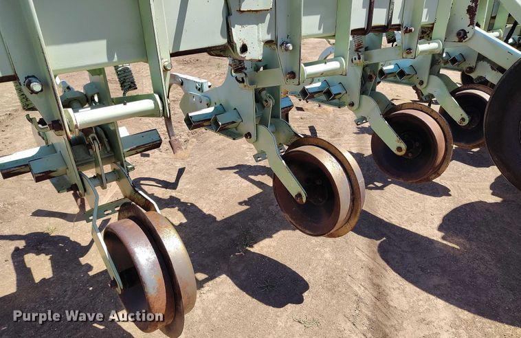 image for item DP4967 Orthman  332-015 row crop cultivator