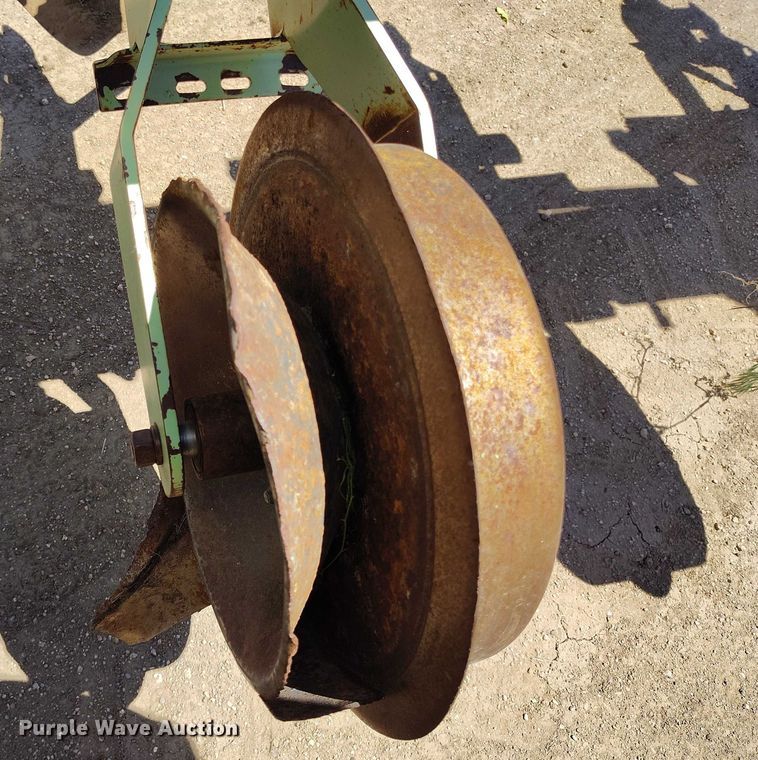 image for item DP4967 Orthman  332-015 row crop cultivator