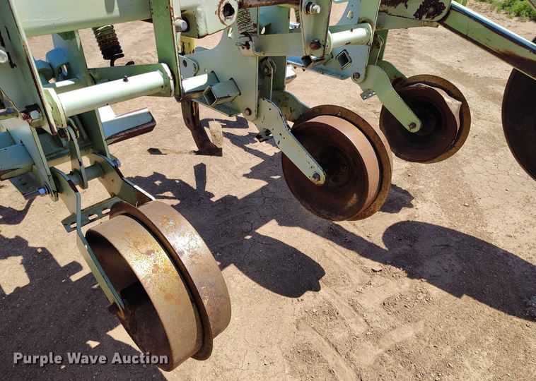 image for item DP4967 Orthman  332-015 row crop cultivator