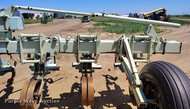 image for item DP4967 Orthman  332-015 row crop cultivator