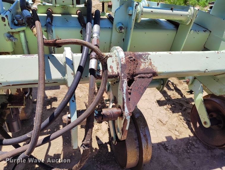 image for item DP4967 Orthman  332-015 row crop cultivator