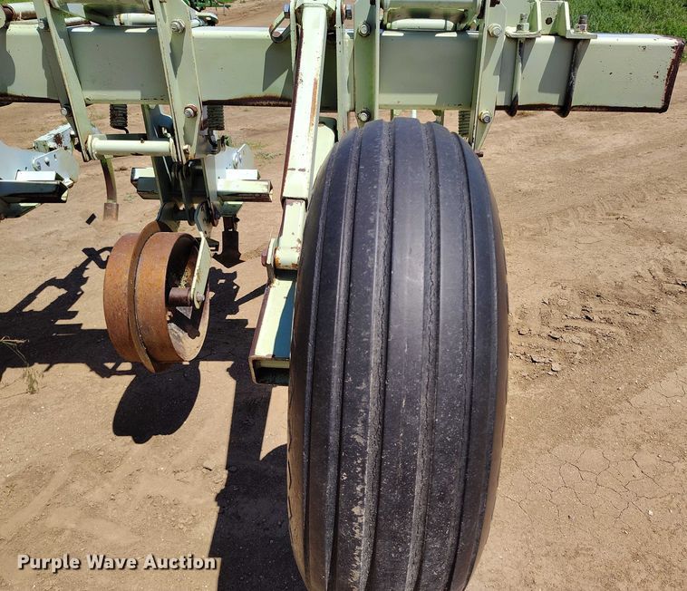 image for item DP4967 Orthman  332-015 row crop cultivator