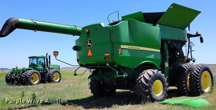 image for item DP5012 2012 John Deere S680 combine