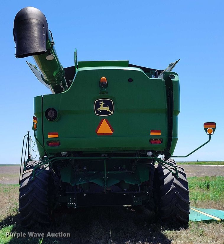 image for item DP5012 2012 John Deere S680 combine