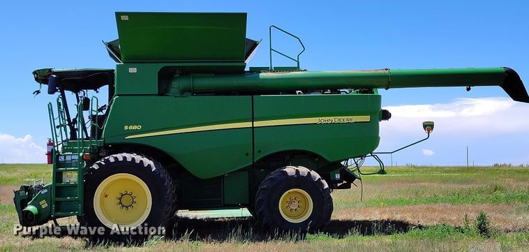 image for item DP5012 2012 John Deere S680 combine