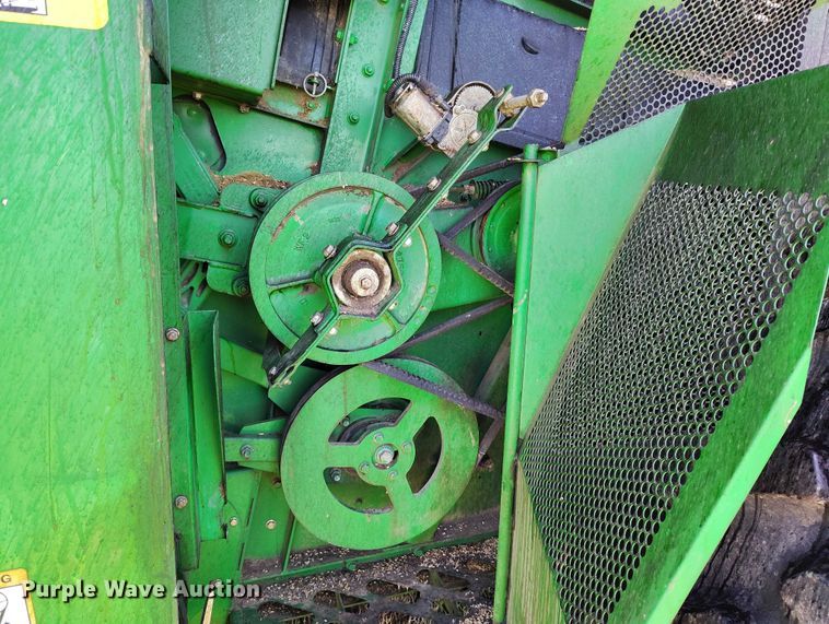 image for item DP5012 2012 John Deere S680 combine