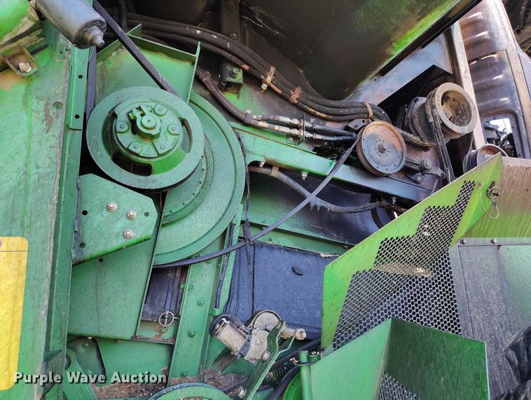 image for item DP5012 2012 John Deere S680 combine