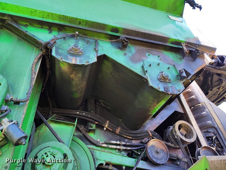 image for item DP5012 2012 John Deere S680 combine