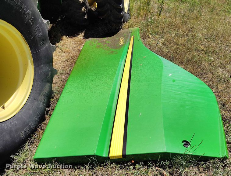 image for item DP5012 2012 John Deere S680 combine