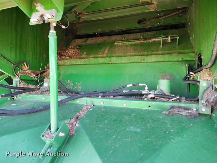 image for item DP5012 2012 John Deere S680 combine