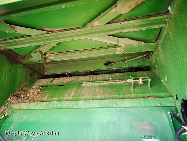 image for item DP5012 2012 John Deere S680 combine